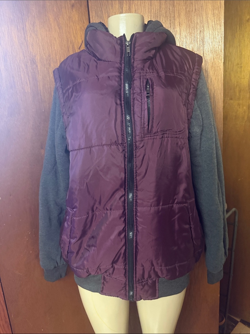 Girls Quilted Hooded Vest in Plum